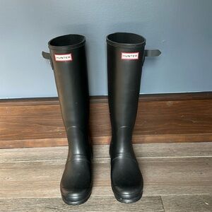 Black Hunter boots